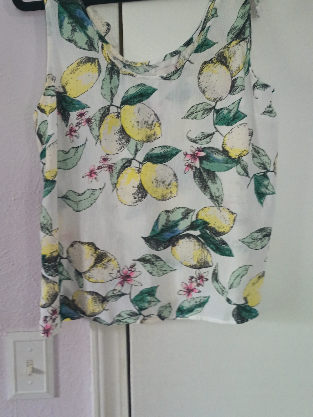 White Lemon Print Sleeveless Women’s Top